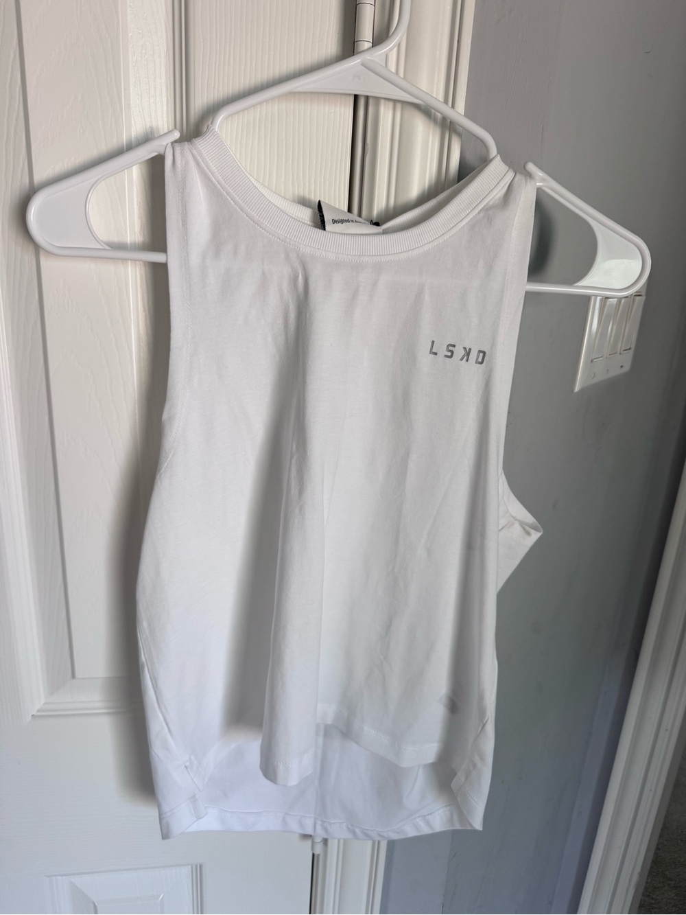 Lskd Women's White Sleeveless Tank Top